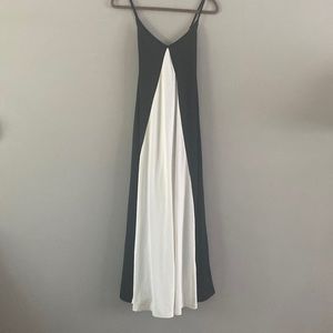 Lulus long full black & white maxi dress Large would also fit xtra large.